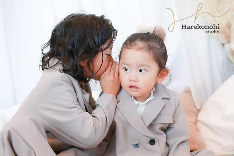 フォトスタジオ　子ども写真　カジュアルコーデ　カジュアル衣装　ナチュラル　グレーコーデ　リンクコーデ　兄弟写真　姉妹写真　愛知