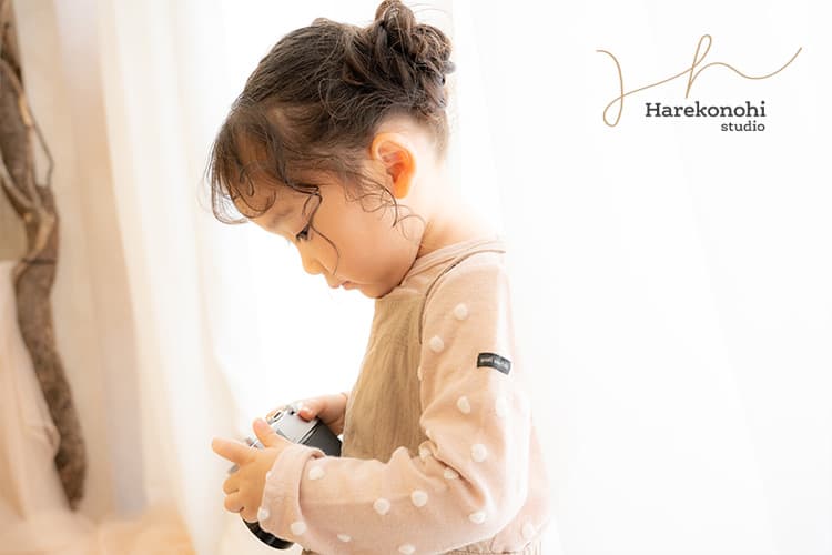 女の子　3歳　ヘアアレンジ　髪型　ダブルシニヨン　お団子　ナチュラル　カジュアル