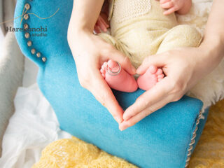 新生児 パーツフォト 赤ちゃんの手 赤ちゃんの足 小さい 可愛い 家族写真 名古屋 出張撮影　アイキャッチ