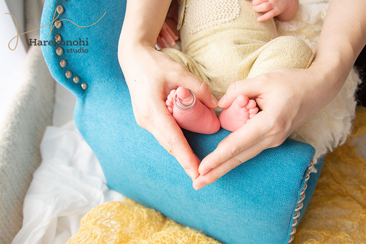 新生児 パーツショット 赤ちゃんの手 赤ちゃんの足 小さい 可愛い 家族写真 名古屋 出張撮影