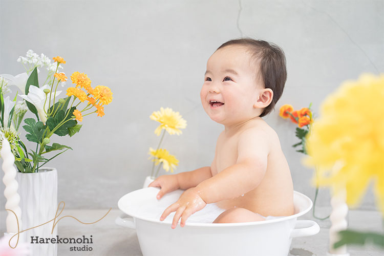 ハレこの日スタジオ　ミルクバス　ベビーフォト　ベビー撮影　ベビー　赤ちゃん　可愛い　男の子　女の子　花　小物　愛知　