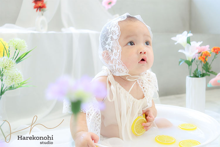 ハレこの日スタジオ　ミルクバス　ベビーフォト　ベビー撮影　ベビー　赤ちゃん　衣装　レース　可愛い　男の子　女の子　レモン　花　小物　愛知　